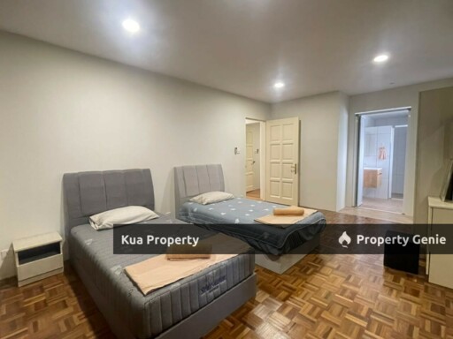 3 Bedrooms at Central Court Apartment at Jalan Central, Padungan