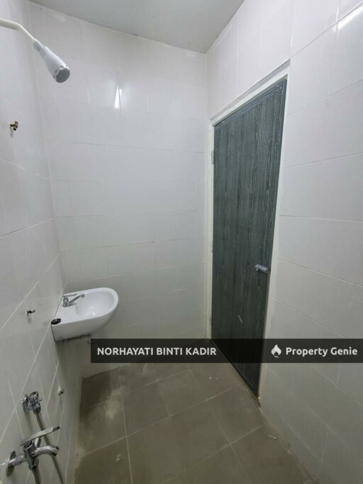 RENOVATED DOUBLE STOREY END LOT TERRACE LORONG TAS RIA 5, TAMAN TAS, KUANTAN