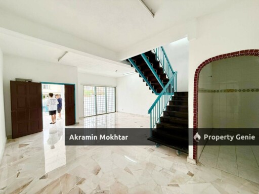 Freehold, End Lot & Renovated | Double Storey Bandar Puchong Jaya , Puchong