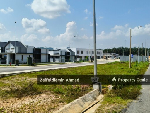 J3 Residence Terraced Home In Dengkil, Freehold 1040 Sqft
