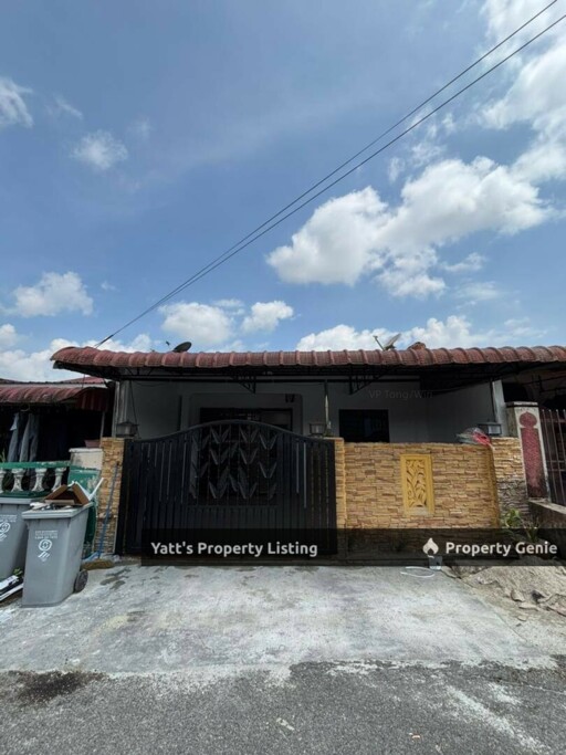 Taman Sri Pulai, Kangkar Pulai Johor, Single Storey Terrace House for Sale .  Price drop RM390k📌  📍 Jalan Pakis 1x, Taman Sri Pulai, 81110 Kangkar Pulai  💰 Selling Price: RM390k