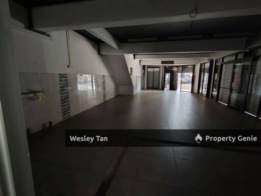 Melaka Raya 3 Storey Corner Shoplot For Rent