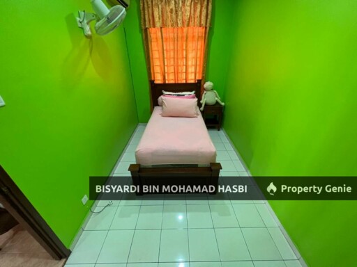 RENOVATED & FULLY FURNISHED 2 STOREY END LOT EXTRA LAND, TAMAN DESA MELATI, BANDAR BARU NILAI, NILAI .