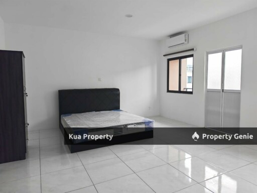 FOR RENT! D’Everglades Upper Unit Townhouse at Kampung Stutong Baru, near BDC