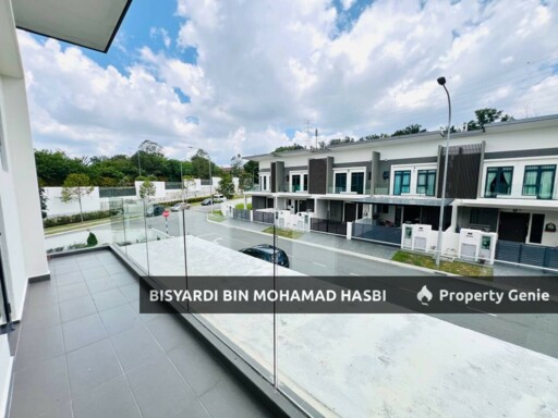 CORNER LOT FULLY FURNISHED & FULLY RENOVATED,  2 Storey Terrace One Park Taman Semenyih Idaman, Semenyih.