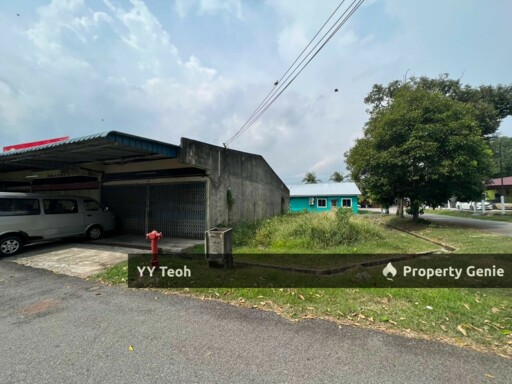 Alor Gajah 1.5 Storey Shoplot w EXTRA LAND