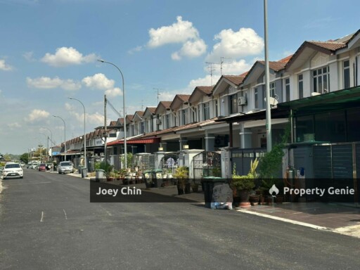 End Lot Renovated Terrace @ LA Garden Austin 18x65  4R3B  Freehold