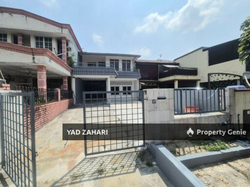 Seksyen 10, Shah Alam | 2-Storey Terrace 4 Bedrooms | RM649K - Refurbished, Facing Open & Renovated