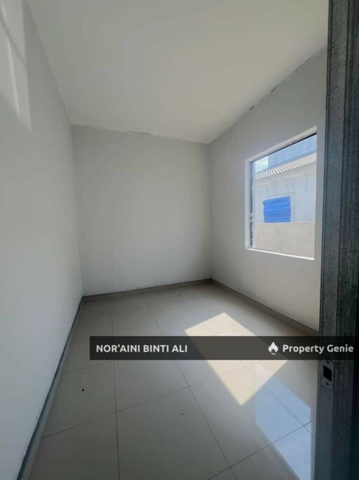 Rumah Baru Semi-D Sungai Isap Kuantan