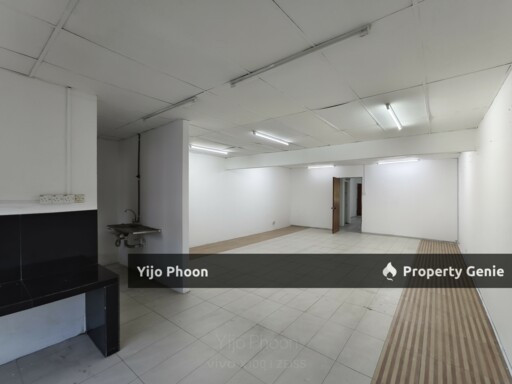 Office / Retail unit (First Floor) at Bukit Sentosa, Rawang (Main Road Frontage)