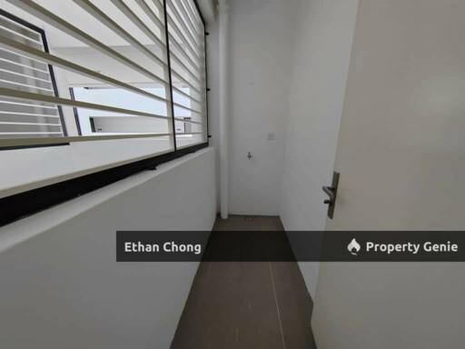 Nova Saujana Partial Furnished Unit For Rent
