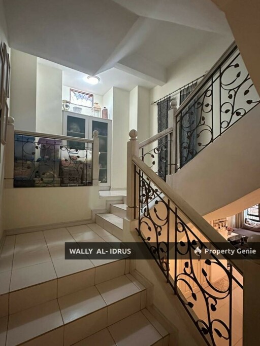 Semi D Renovated with Extra Large Land @ Section 7 Shah Alam