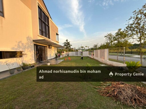 Corner Lot & Facing Open &  Furnished : 2 Storey Elmina Green 1