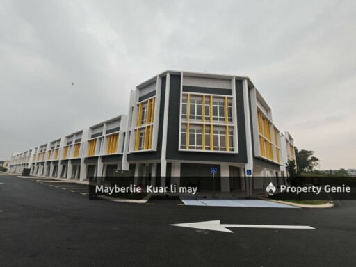 Acacia Park BTP Rm18k Coner Shop for Rent