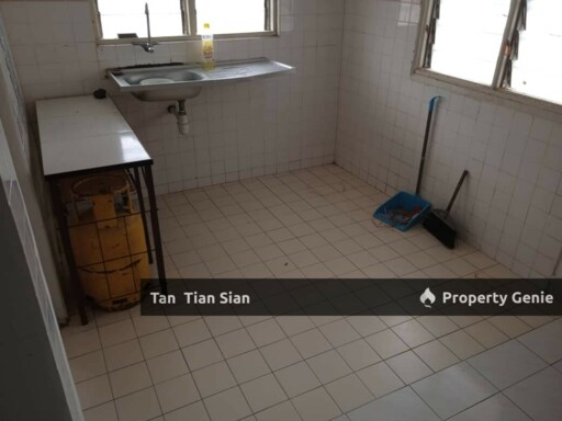 (S056) Pangsapuri Kota Laksamana Utama End Lot low level murah bandar jonker mahkota klebang sale