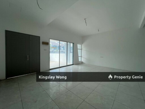 Mosey Hill Lahat Double Storey Terrace House Brand New Gated Guarded Good Condition