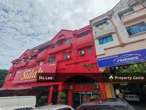 Female Room 3 RM400 @ 2nd Floor Shop Apt-Sek 7-Shah Alam-near UITM-Ready Now