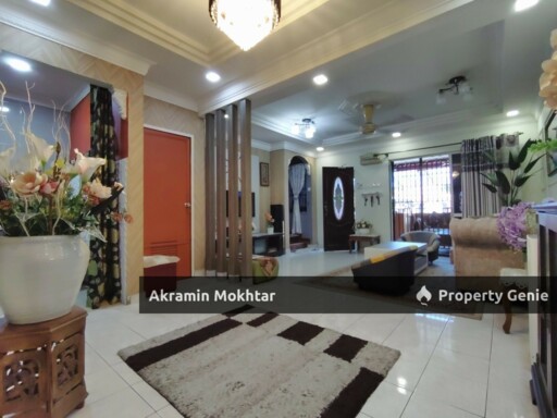 Freehold & Renovated | Double Storey Garnet Emerald Rawang