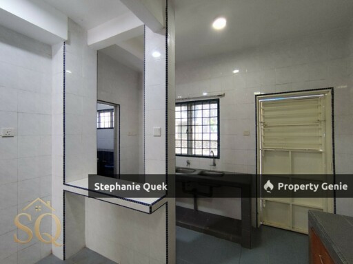 Partial Renovated With Fully Tiles & New Painting @ Taman Puchong Utama One 2 Storey House for Sale