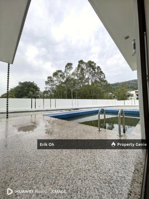 Luxury 3-Storey Corner Bungalow with Pool @ Twin Palm Sungai Long- For Sale