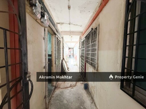 Walking Distance To Schools & LRT | Pangsapuri PKNS Blok 51, Seksyen 7 Shah Alam 