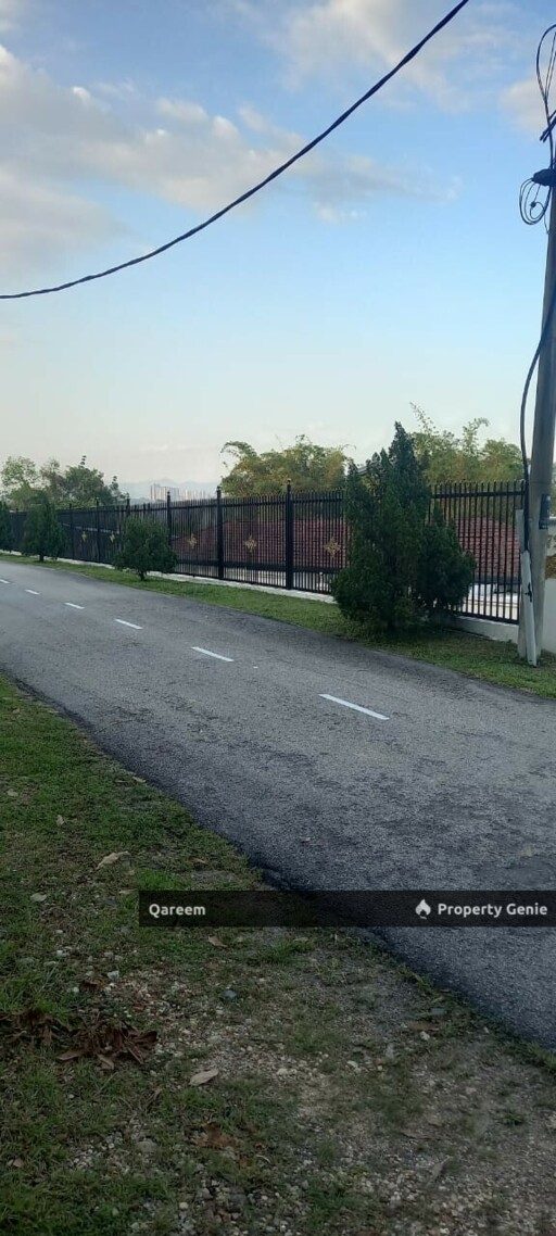 Single Storey Bungalow Sungai Kantan Kajang. Huge Land