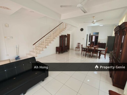 Nusa Sentral / Double Storey / 4bedroom / Partially Furnished