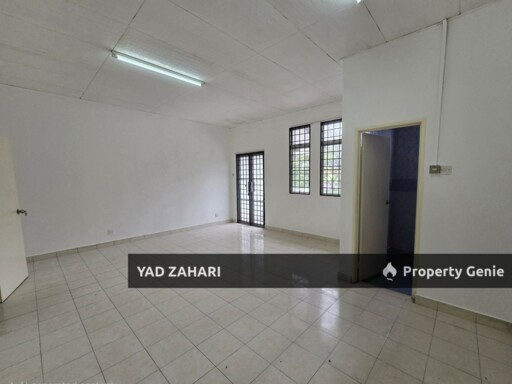 Taman Mutiara Kemuning, Shah Alam | 2-Storey Terrace 4+1 Bedrooms | RM500K - Facing Open with Spacious Land 20*70