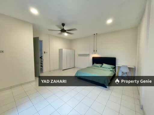 Taman Tasik Prima, Puchong | Townhouse 5 Bedrooms | RM890K - Fully Furnished, Roof Deck Facing Lake View & Spacious Built Up
