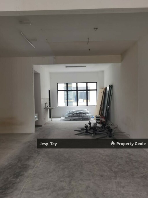 Setia Tropika 1st Floor For Rent