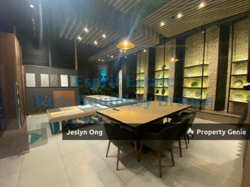 1.5 Storey Detached Factory at Impian Emas for Sale