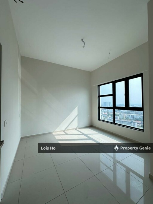Freehold Ong Kim Wee Residence For Sale Level 17 450k