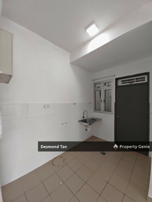 Kalista 2 RM 1100 Semi Furnished ( Below Market Value)