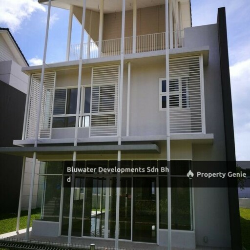 Bluwater Estate