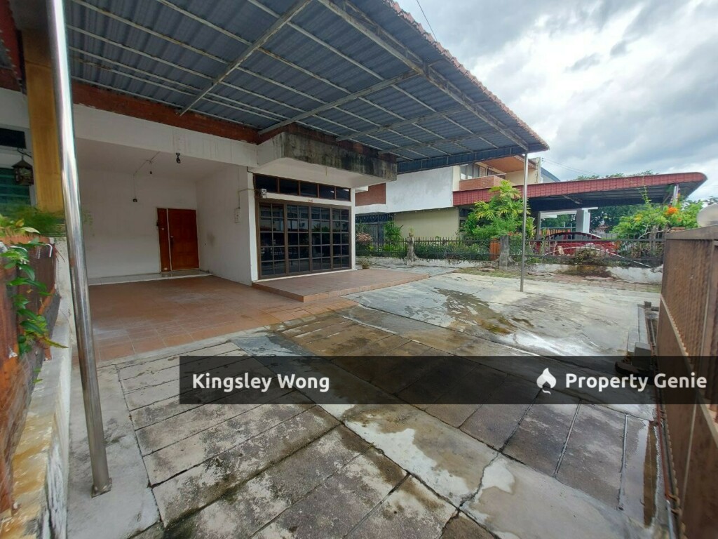 Ampang Pekan Razaki Double Storey Semi-D Near Gunung Rapat