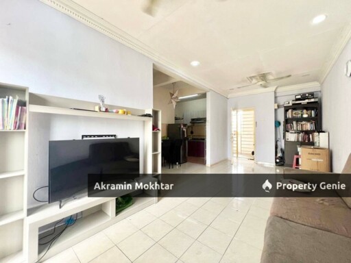Renovated, Partially Furnished & 2 Parking | Apartment Danaumas, Seksyen 7 @ Shah Alam.