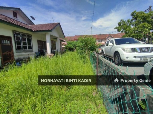 RUMAH TERES CORNER LOT UNTUK DIJUAL Indera Mahkota 14, Kuantan.