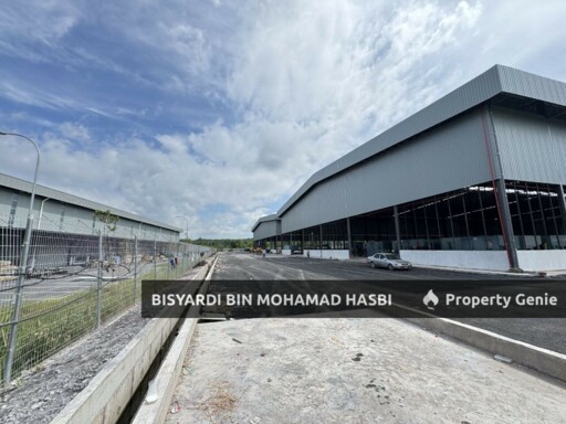 NEW DETACH FACTORY WAREHOUSE, BANDAR BARU ENSTEK NEGERI SEMBILAN .