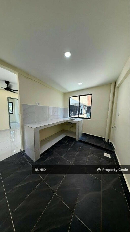 Level 1 Renovated Flat Geharu Taman Rinting Masai | 3 Bedrooms 2 Bathrooms | Freehold