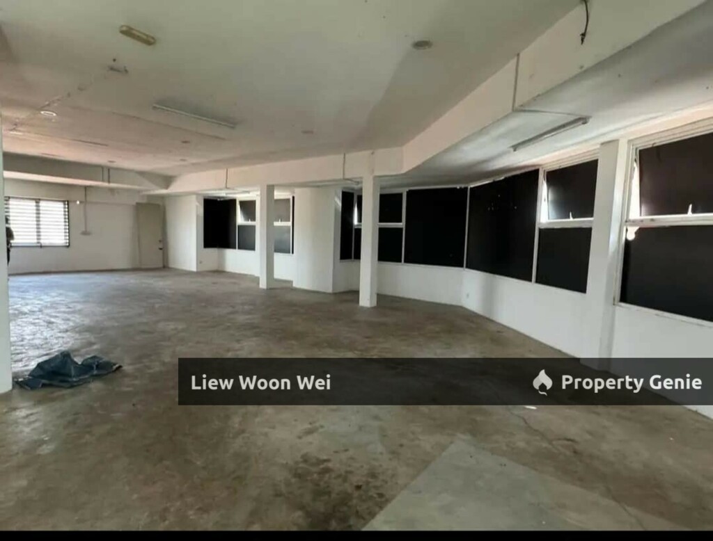1st floor shop lot corner unit @taman achang bubok for rent