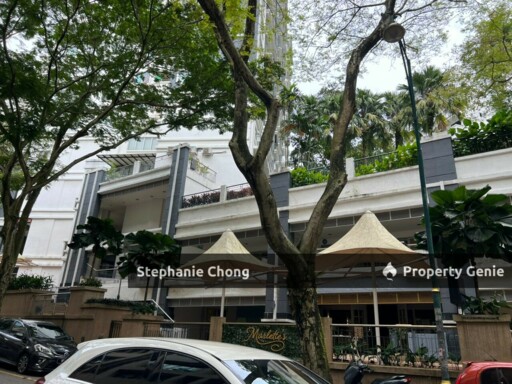 Emerald Plaza North Shop
