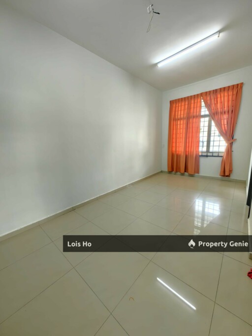 For Sales Taman Merbok Bukit Baru Double Storey End Lot Extra Land FREEHOLD 720k