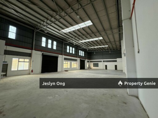 1.5 Storey Semi D Factory at Setia Business Park 2, Dato Onn, Kempas for Rent