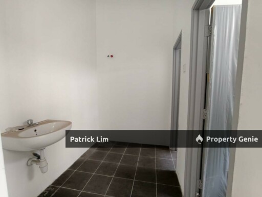 3-Storey Shop Lot For Rent @ Melaka Raya