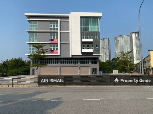 [DEPAN KPJ KUANTAN] BANGUNAN 4 TINGKAT