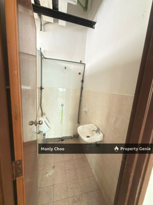 HOT AREA Corner Ground Floor Shoplot Kota Syahbandar Laksamana TOWN