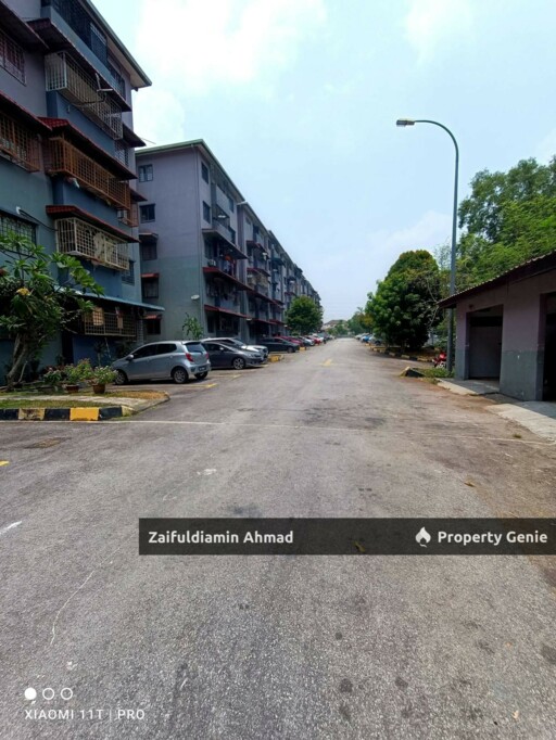Convenient Living: Pangsapuri Putra Indah Near MRT & Amenities