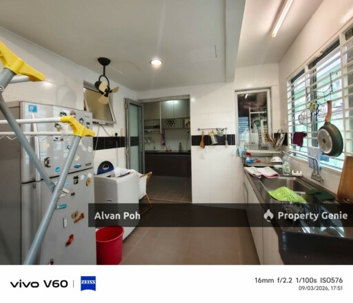 Freehold Double Storey Endlot With Fully Furnished