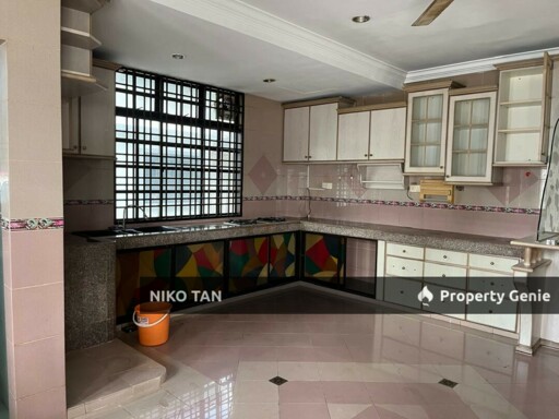 [CORNER]2-Storey Jalan Molek For Sale