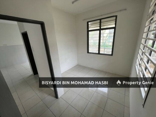 24'x70' Sq.Ft FREEHOLD End Lot Extra Land 2.5 Storey Terrace House Taman Salak Perdana, Bandar Baru Salak Tinggi, Sepang.